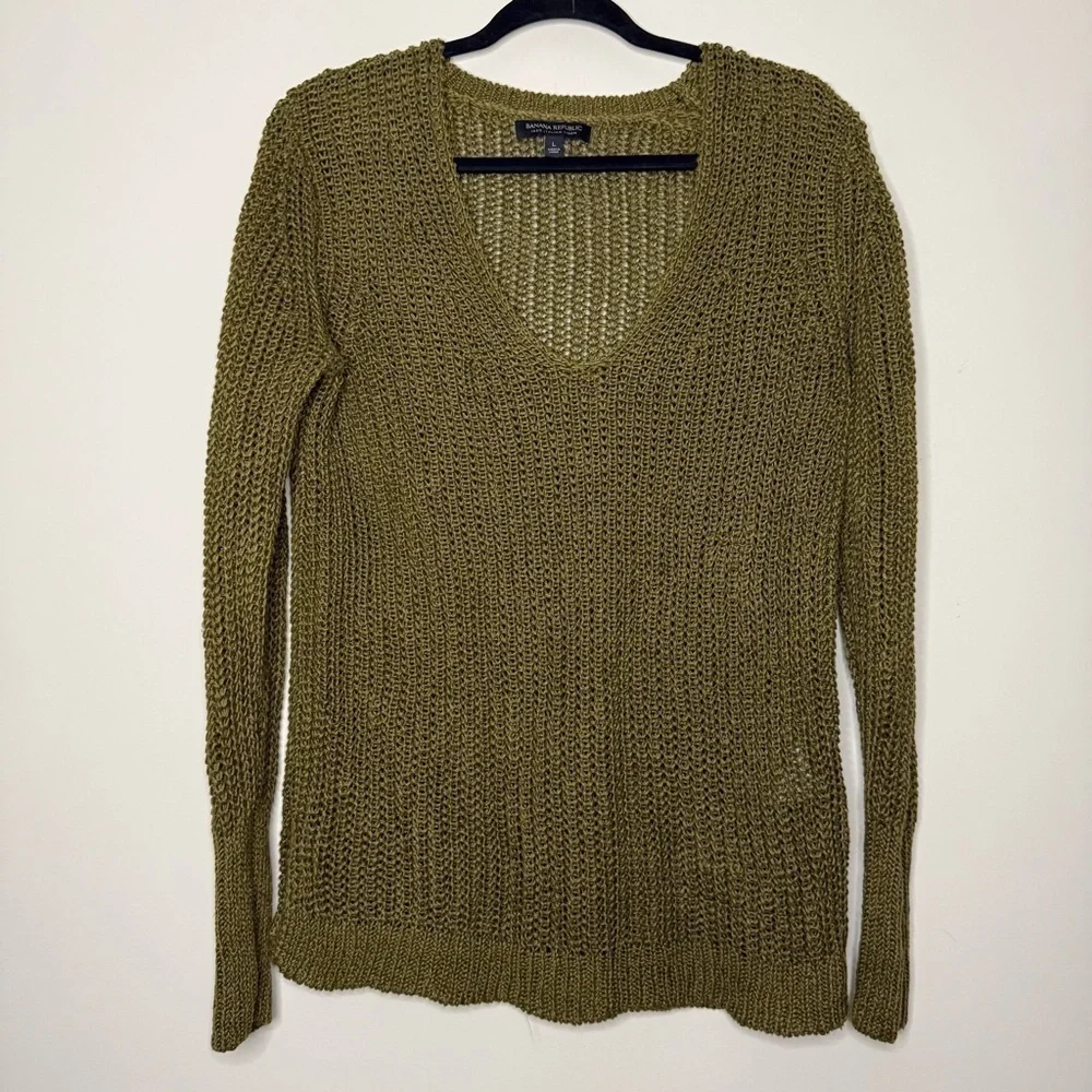 BANANA REPUBLIC 100% Linen Ribbed Olive Green Beachy Boho Vneck Knit Sweater
